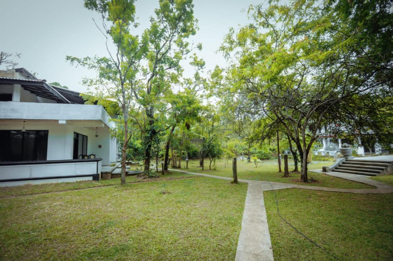 Hotel Sigiriya Kele Extérieur photo